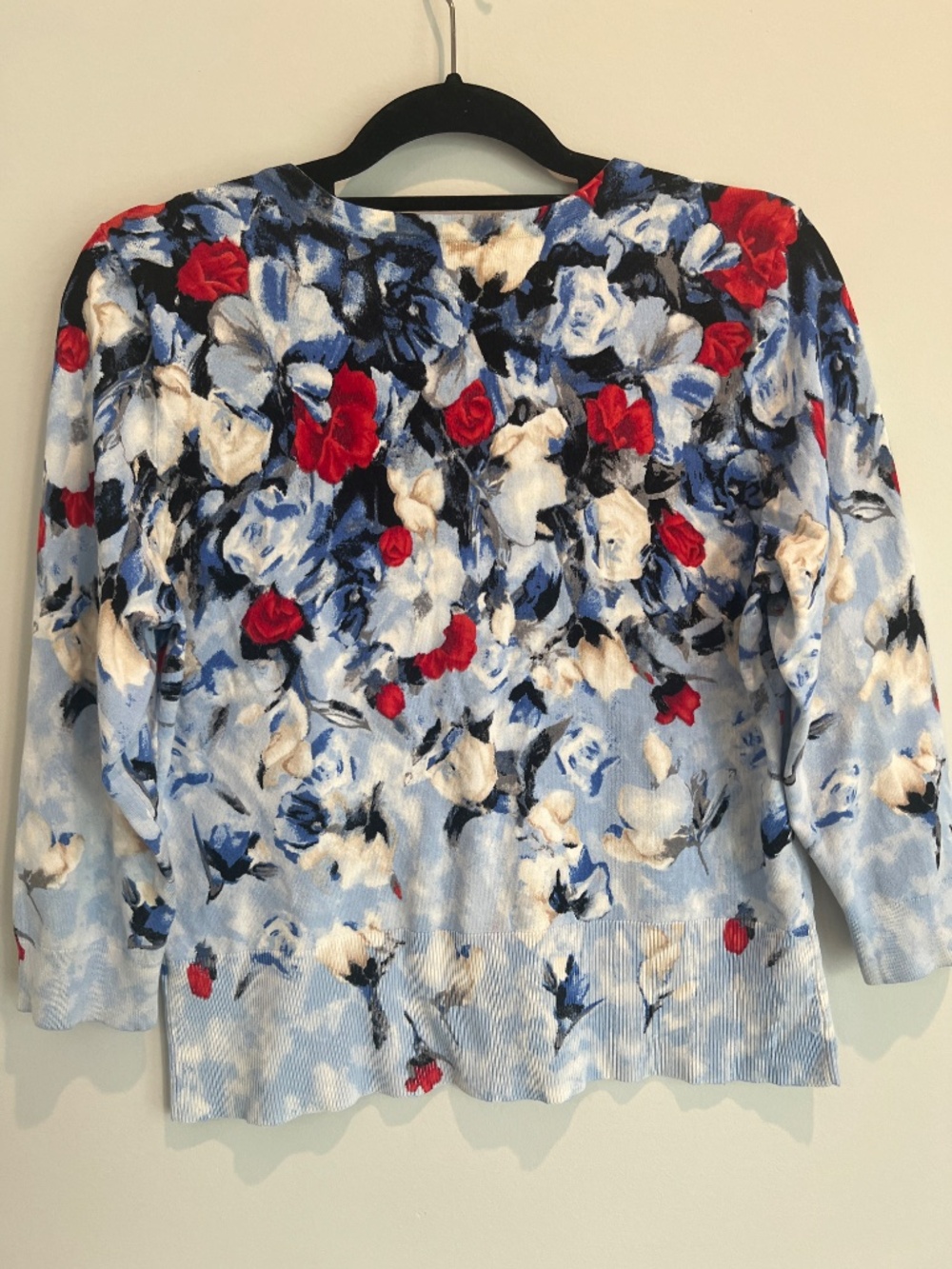 White House Black Market Floral Cardigan Sweater Light Blue Red XL - Picture 5 of 7